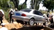 河北村民立遺囑轎車陪葬  另類葬禮畫面引熱議