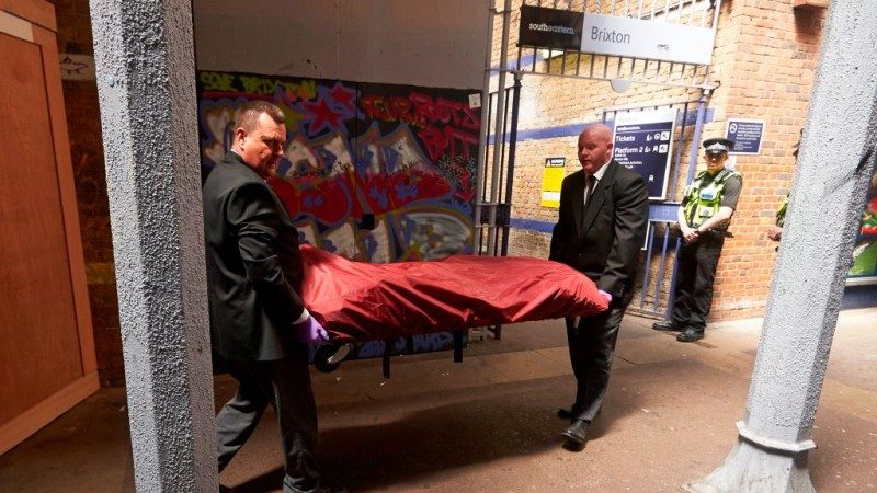 伦敦3男疑铁轨旁涂鸦 惨遭火车撞死