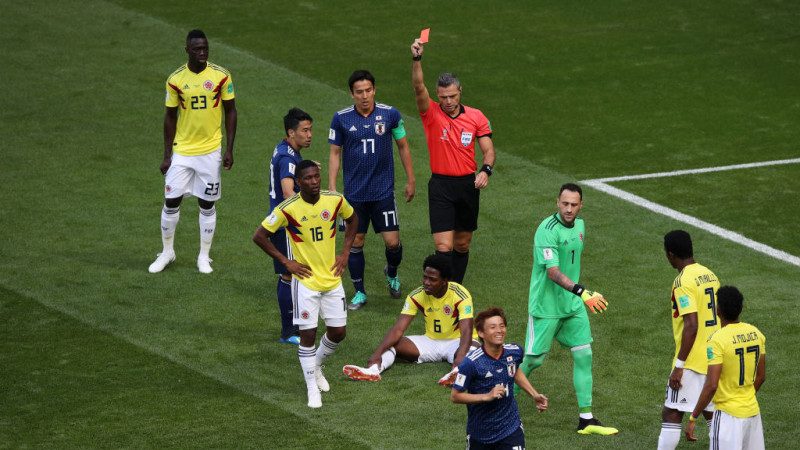 世界杯第1张红牌出炉 哥伦比亚情急1比2败给日本(视频)