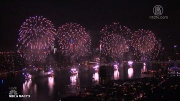 纽约梅西国庆烟火秀 点亮璀璨夜空