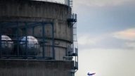 證明核電安全？綠色和平操控無人機撞法核廢料廠