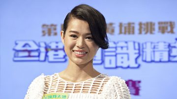 胡杏儿晒儿子可爱眯眼照 庆微博粉丝数破千万