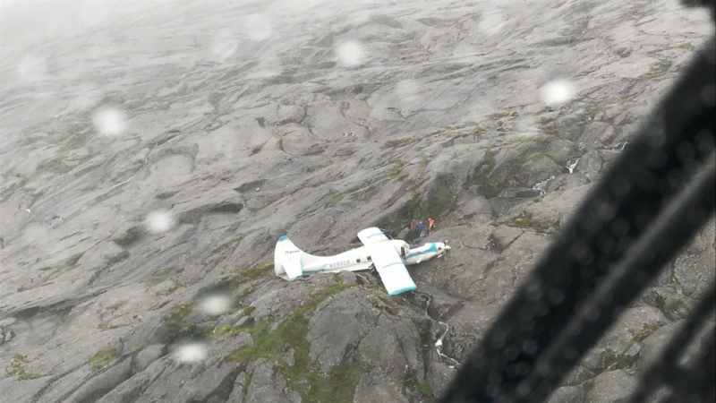 水上飛機墜阿拉斯加山區 機上11人奇蹟生還