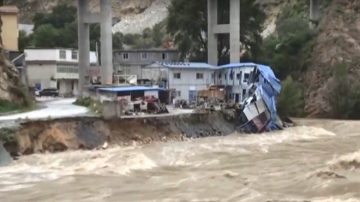 四川连日暴雨 多地灾情严重