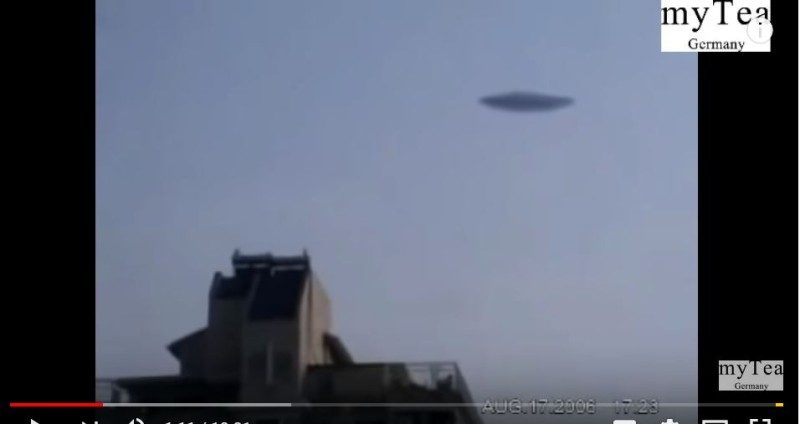 中國大陸近岸海裡「突然竄出巨大 UFO！」有字幕（視頻）