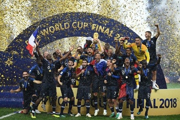 世界盃決賽法國奪冠 香港業者大發足球財