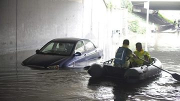 每逢暴雨必成“水乡” 专家揭北京城建无下水道