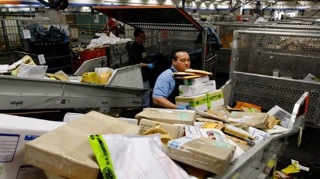 中共任毒品湧入美國郵政 川普促參院立法打擊