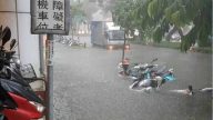 热带低压恐成台 豪雨袭南台湾淹水频传