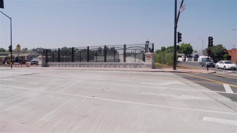 聖蓋博鐵路地下化竣工 解決塞車困擾