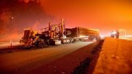 加州再起野火切断公路 2天烧毁1万公顷土地