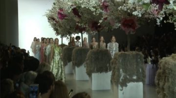 纽约时装周：优雅华美的Badgley Mischka庆30周年