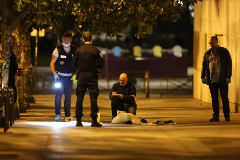 阿富汗人持刀攻擊 巴黎鬧區7人傷其中2名英國人