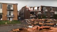 龍捲風肆虐加拿大 車翻屋毀一片狼藉30人傷