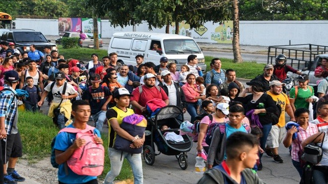 洪都拉斯千余人涌向边境 美国再临移民危机