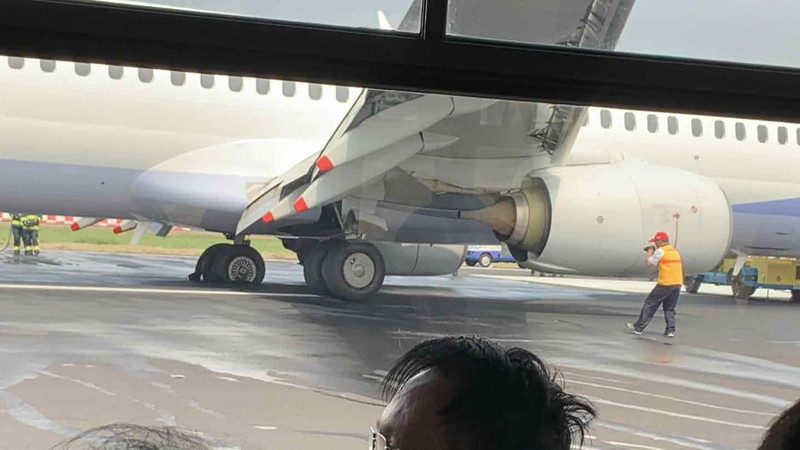 华航班机降落爆胎 急停跑道影响逾3400名旅客