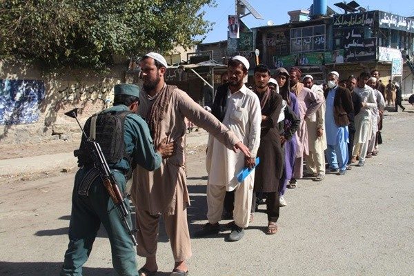 阿富汗国会大选日暴力频传 近170人死伤