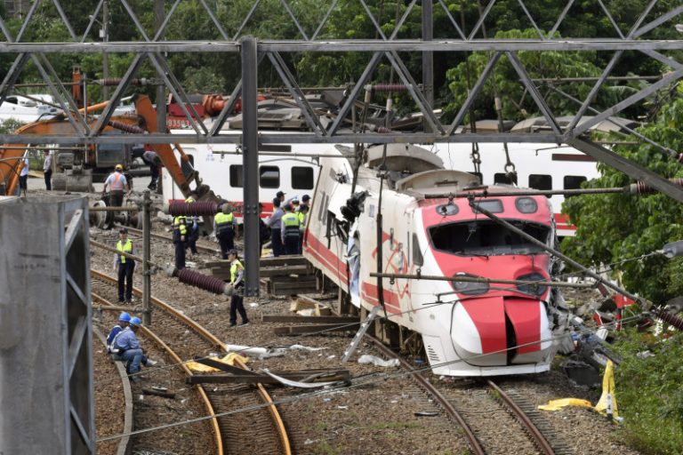台鐵普悠瑪翻車事故 檢方初判車速過快