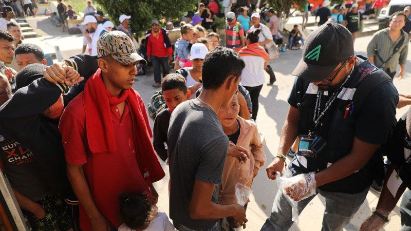 大篷車移民開槍襲警 墨西哥警察逮捕2人