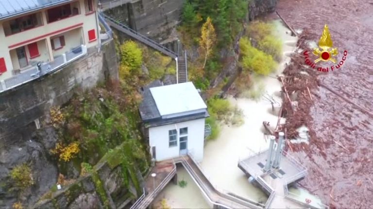 風暴席捲北意大利  15人死 千頃森林被毀