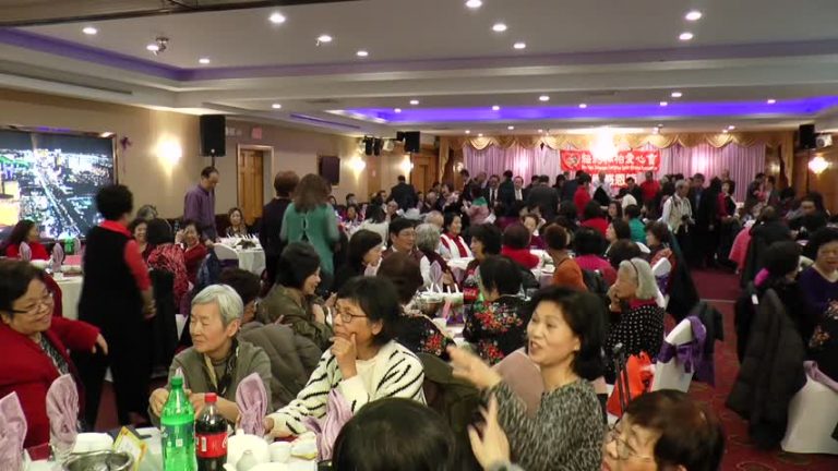 紐約松柏愛心會感恩餐會 耆老表達感謝