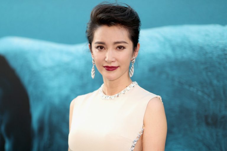 憑《巨齒鯊》走出低潮 李冰冰：獲獎來之不易