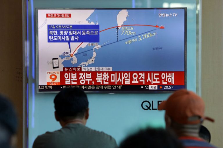 快訊：金正恩視察新型高科技武器測試