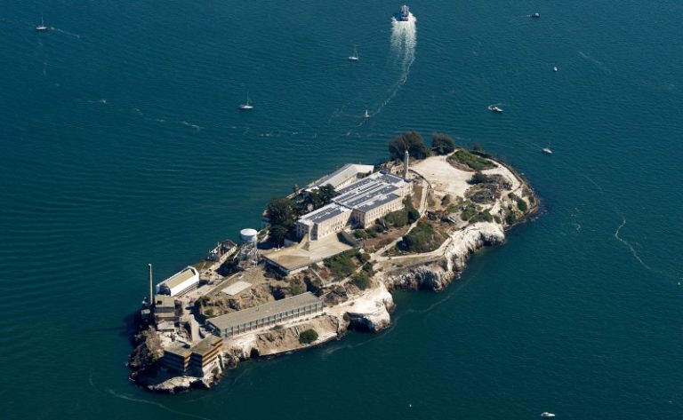 惡魔島歷史懸案 警公布3囚製假人頭越獄模型