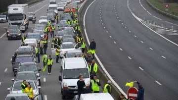 燃油飙涨 法国黄背心抗议拟24日到巴黎