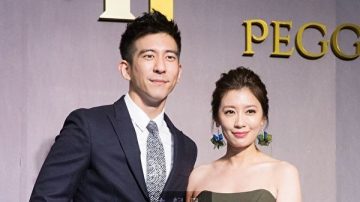 贾静雯修杰楷飞抵峇里岛 今补办婚礼