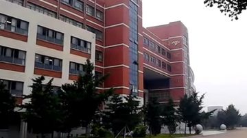 持刀男闯入山东大学见人就捅  致1死5伤