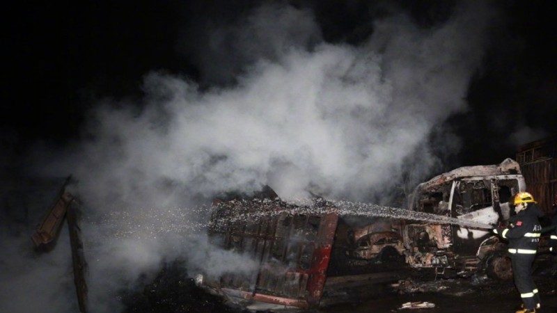 張家口爆炸案：貨車燒成空殼 司機睡覺來不及撤