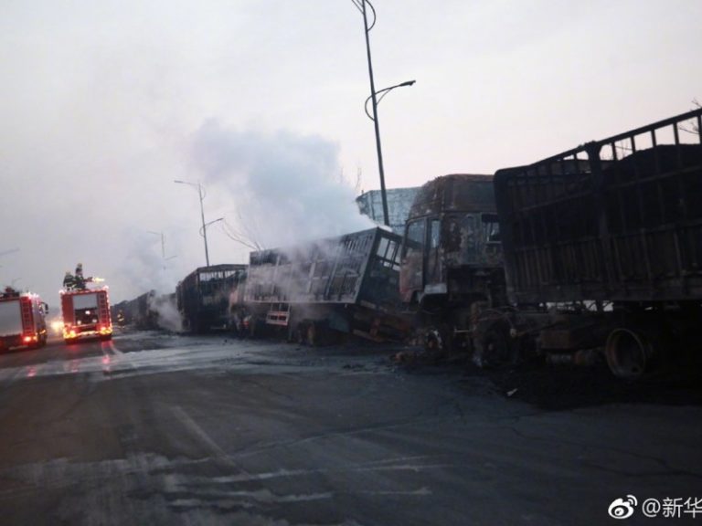 張家口爆炸慘狀：大樓燒焦貨車成空殼 村民緊急轉移