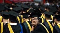 中共經濟內憂外患 陸820萬大學生恐「 畢業就失業」