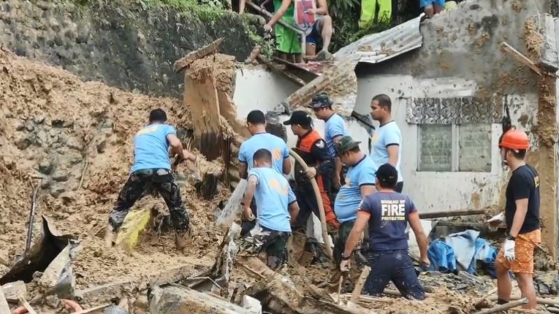 年末罕见热带低气压来袭 菲律宾多地山泥倾泻已68死