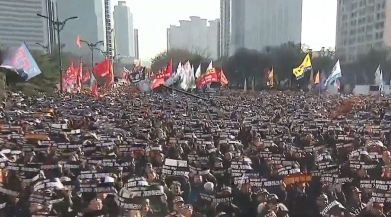 抗議共乘車App服務 韓國10萬司機集會抗議　