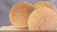 芝麻漢堡麵包 簡易做法（視頻）