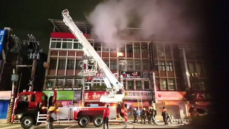 疑停電點蠟燭惹禍 北市民宅火警8旬老婦不治
