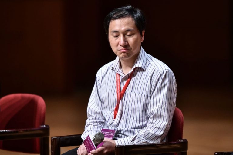 賀建奎被軟禁南科大招待所 超十名保安看守