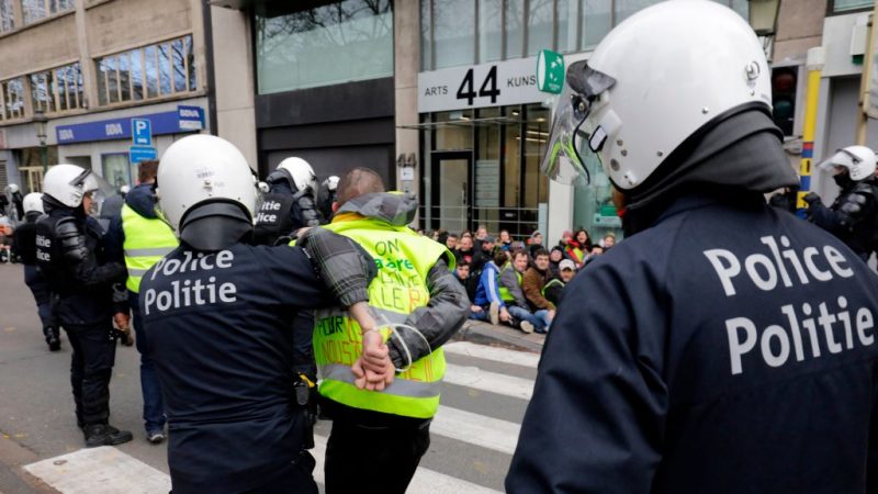 黃背心運動漫延 比利時逮捕400人 巴黎如鬼城