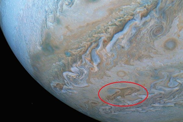 NASA在木星表面拍到巨大的“海豚”