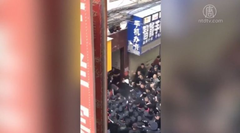 西安魚化寨村民抗議強拆遭鎮壓