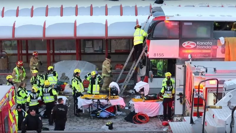 加拿大巴士冲撞公车站 酿3死23伤