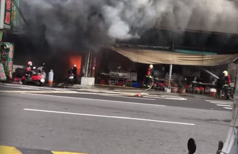 彰化市爌肉飯名店大火波及窗簾店