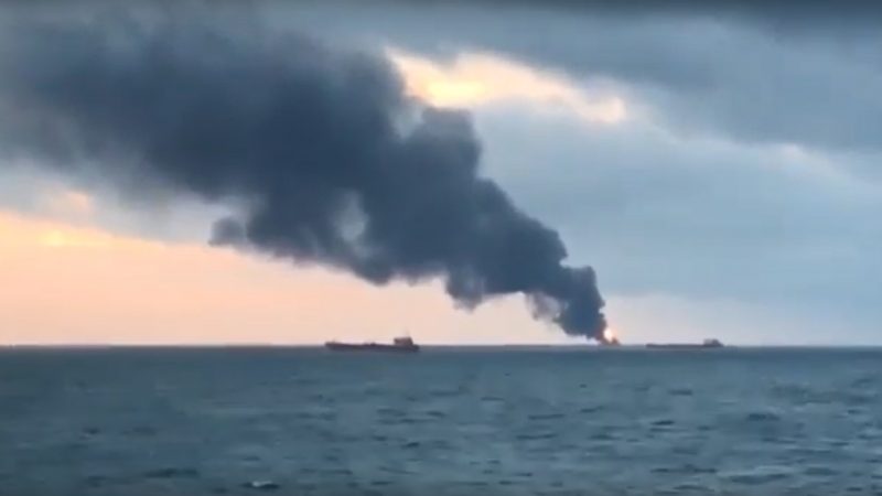 2船黑海輸送燃料 突爆炸起火至少14死