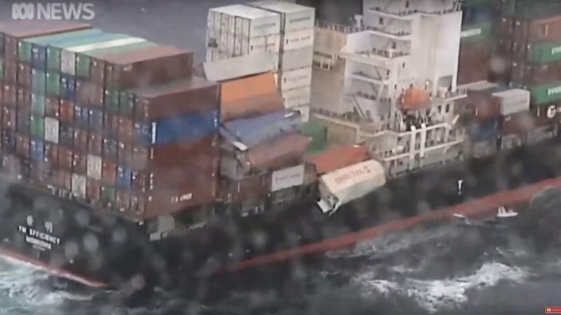 貨輪北海遇大浪 貨櫃掉落荷蘭外海 吸引民眾尋寶
