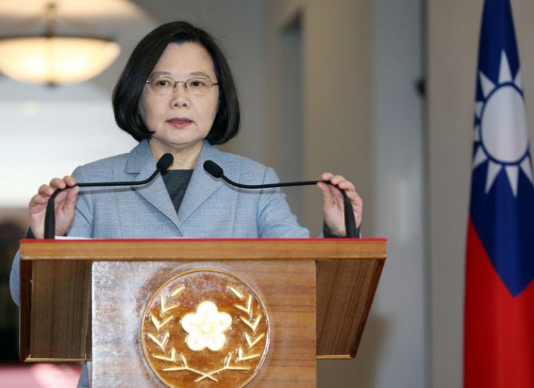 綠大老籲蔡英文放棄連任 府：民主機制決定