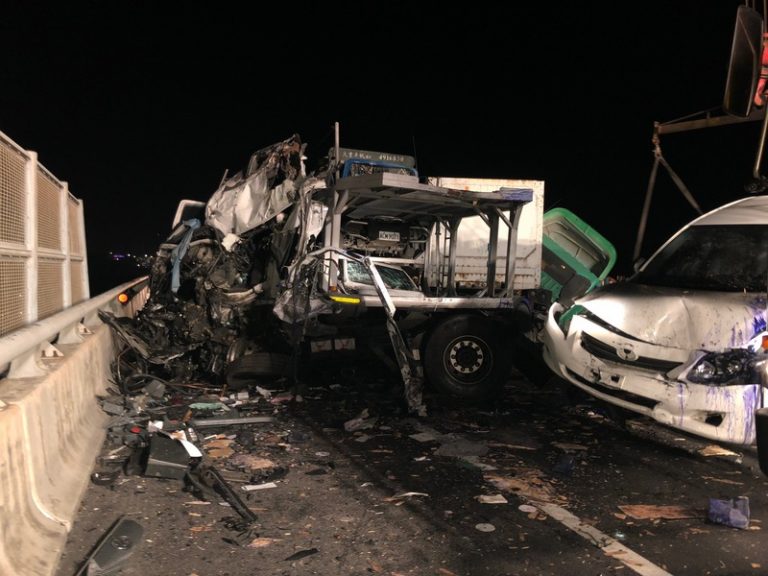 台國道3號大貨車與聯結車衝撞 駕駛1死2傷