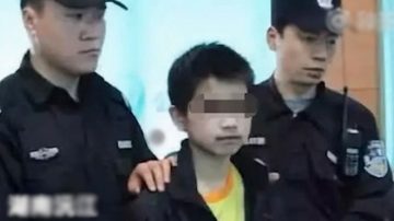 中国13岁少年锤杀双亲 持父身份证逃亡被抓