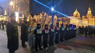 上海外滩跨年夜气氛肃杀 大批武警进驻稚童以为打仗